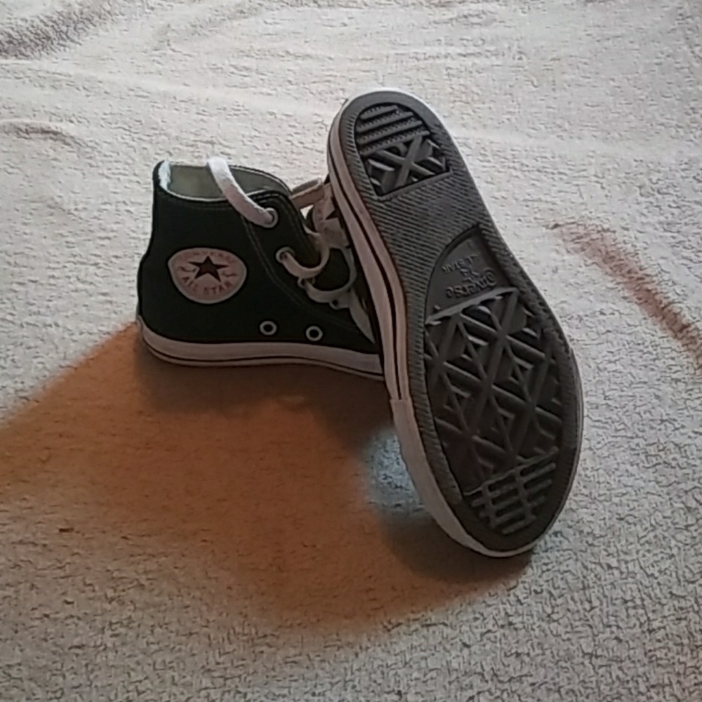 Kids converse high tops
